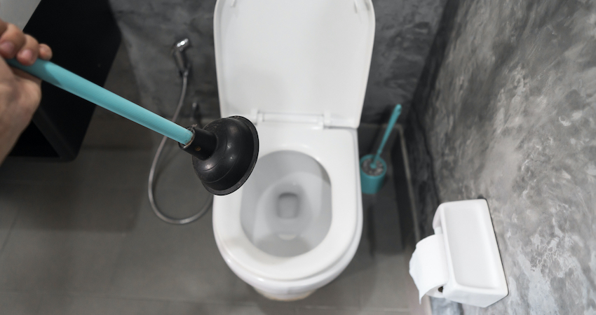 How to Use a Plunger: Sinks vs. Toilets